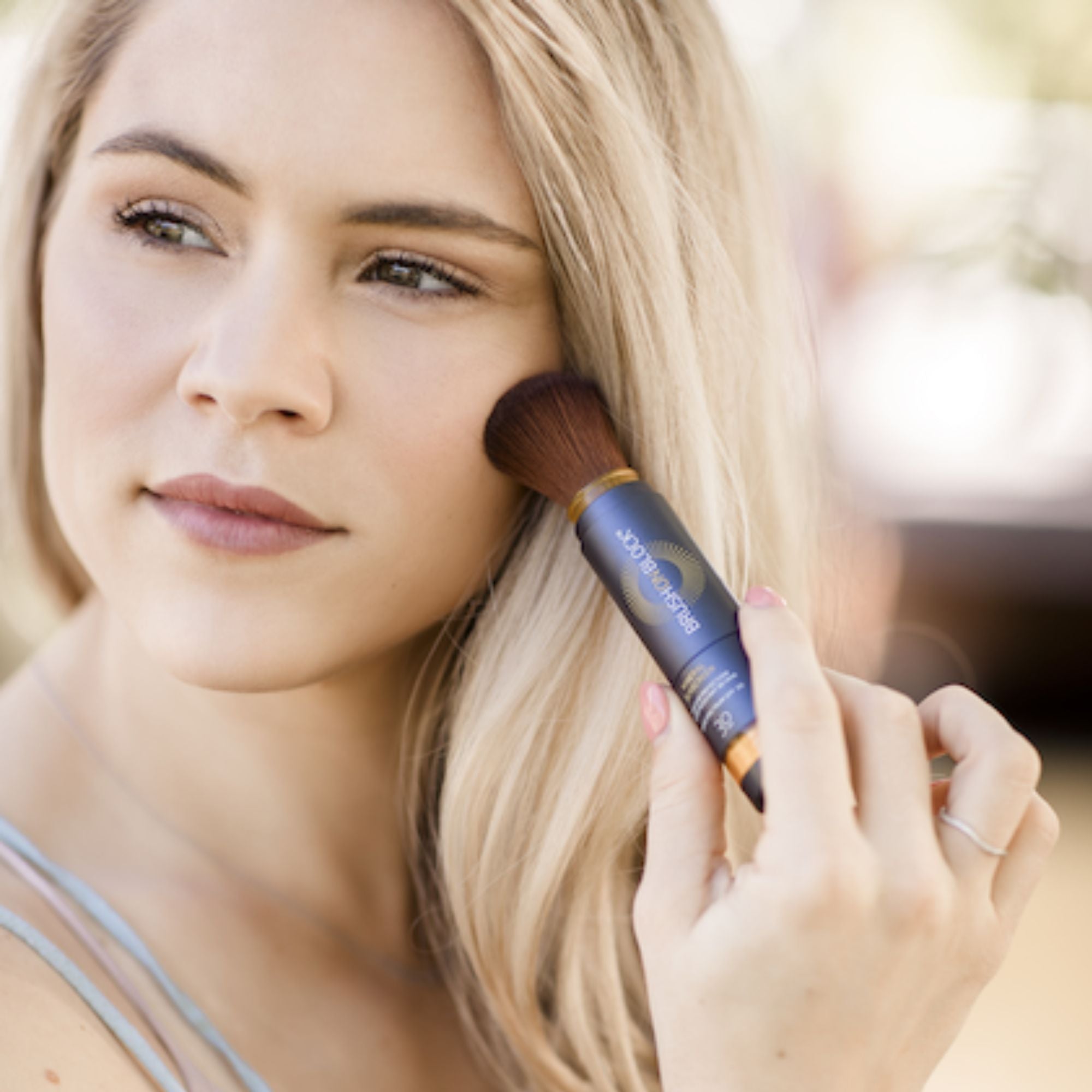 zachte-poeder-zonnebrand-onder-en-over-make-up